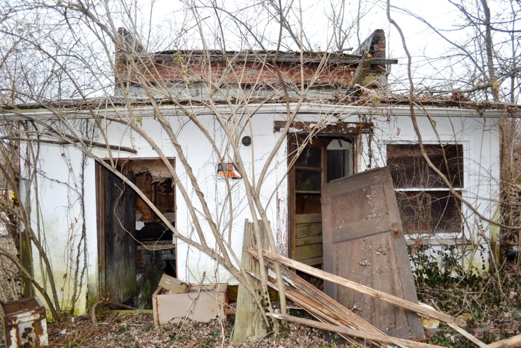 Abandoned Buildings in Moselle, MO