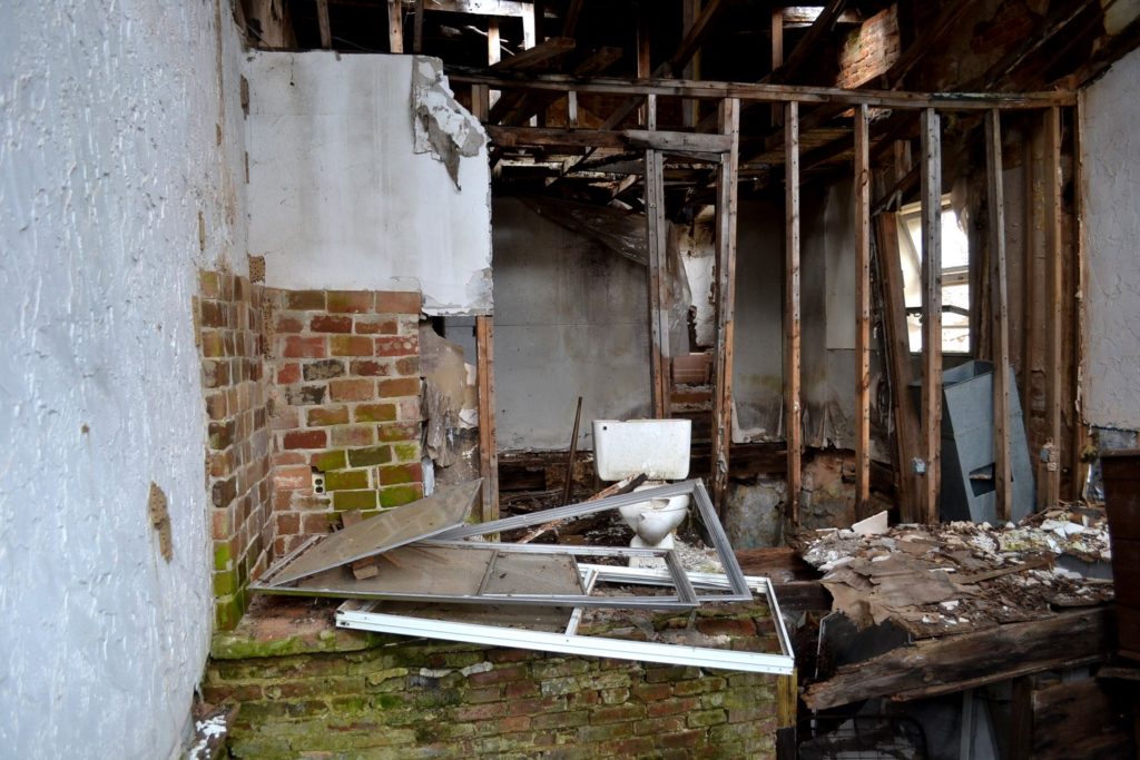 Abandoned Buildings in Moselle, MO