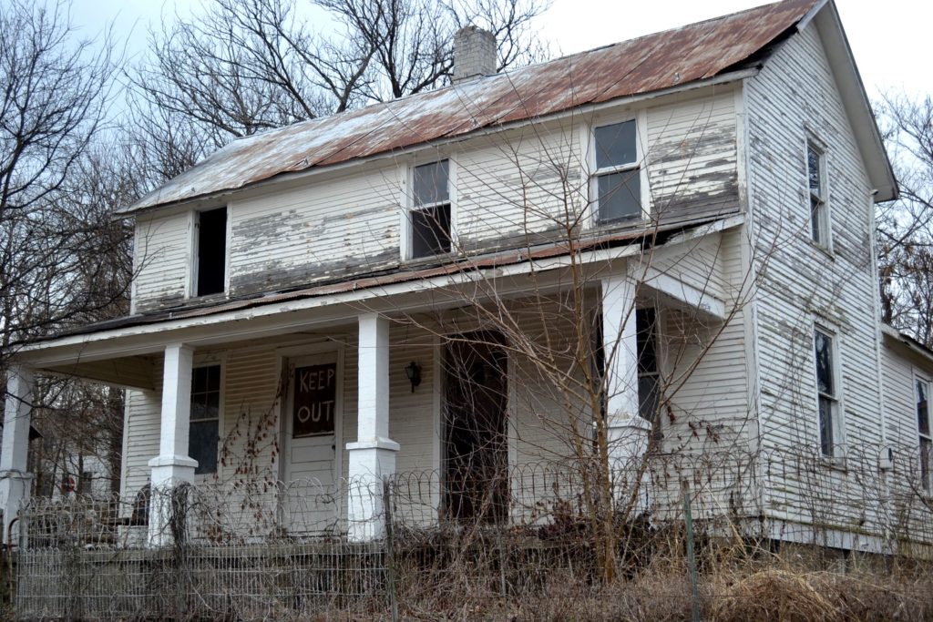 Abandoned Buildings in Moselle, MO