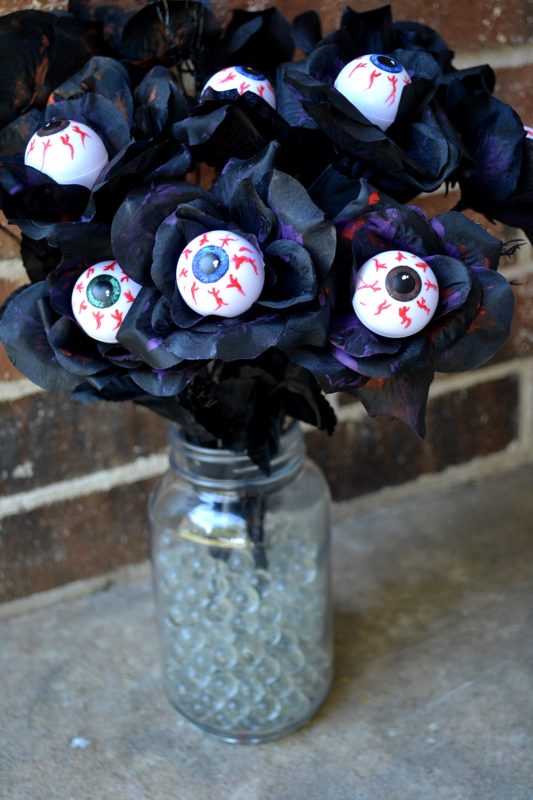 Eyeball Flowers Porch Decor DIY