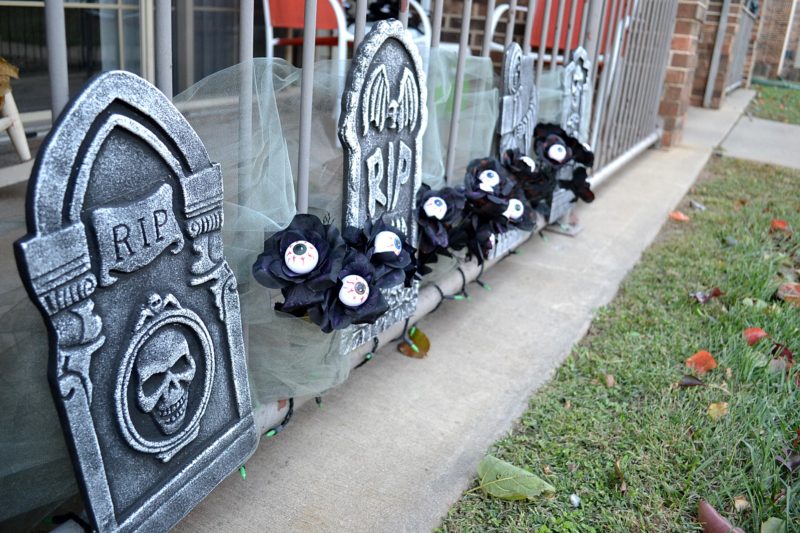 Eyeball Flowers Porch Decor DIY