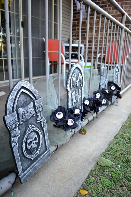 Eyeball Flowers Porch Decor DIY