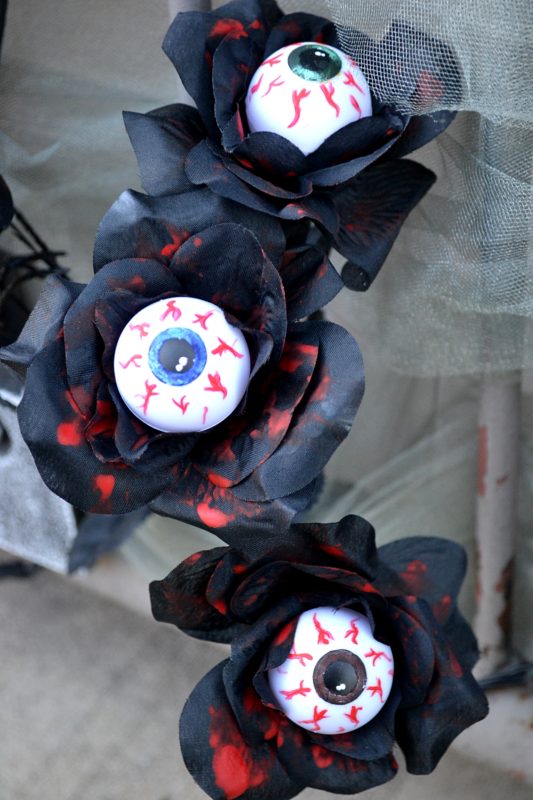 Eyeball Flowers Porch Decor DIY