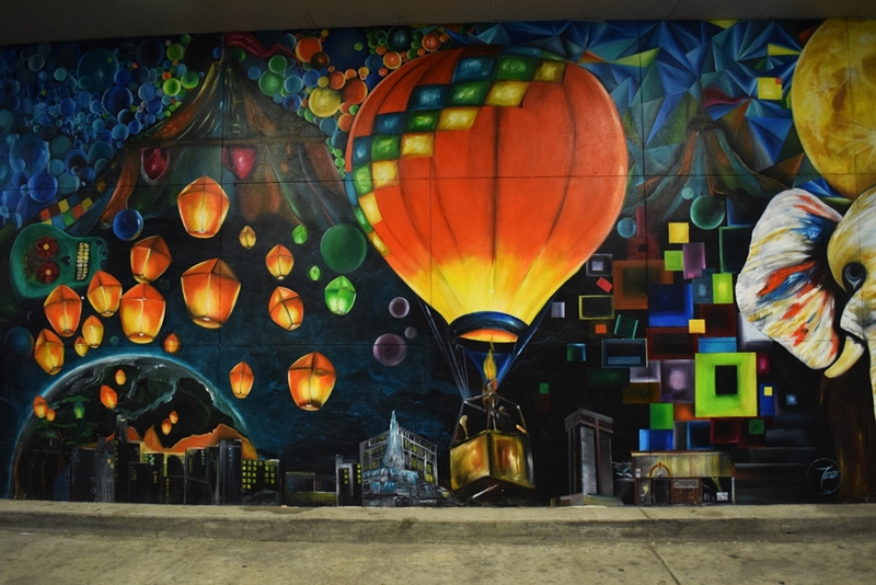 mural of hot air balloon